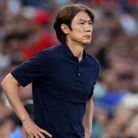 Hong Myung-bo deixa a Coreia do Sul após polêmicas