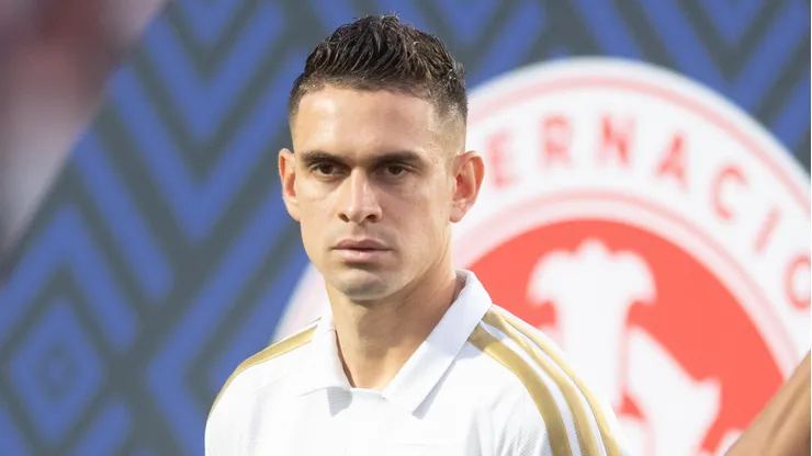 Borre jogador do Internacional durante partida contra o Vitoria no estadio Barradao pelo campeonato Brasileiro A 2026. Foto: Jhony Pinho/AGIF