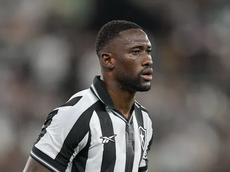 Bastos aumenta mistério no Botafogo com postagem