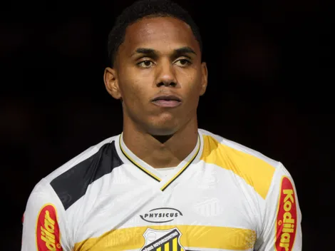 Athletico encaminha chegada do zagueiro Dantas