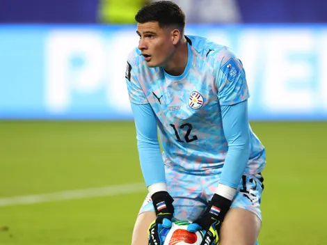 Orlando Gill lamenta pênalti após queda do Paraguai