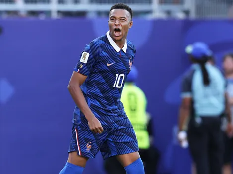 Deschamps critica provocações do Paraguai e defende Mbappé
