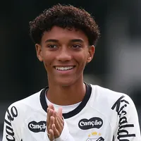 Robinho Jr. volta a usar o nome Juninho no Santos