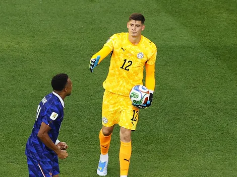 Goleiro do Paraguai rebate Mbappé