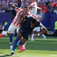 Cáceres revela provocação de Mbappé: "um beijo?"