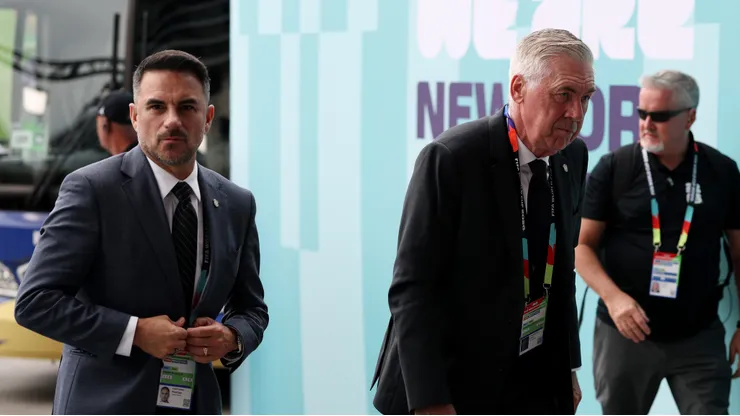Carlo Ancelotti, técnico do Brasil, e Rodrigo Caetano antes de jogo com a Noruega. Foto: Al Bello/Getty Images