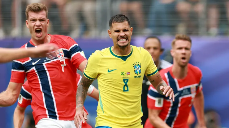 EAST RUTHERFORD, NEW JERSEY - JULY 05: Bruno Guimaraes #8 of Brazil reacts after failing to convert a penalty as Alexander Sorloth #7 of Norway celebrates during the FIFA World Cup 2026 Round of 16 match between Brazil and Norway at New York New Jersey Stadium on July 05, 2026 in East Rutherford, New Jersey. (Photo by Elsa/Getty Images)
