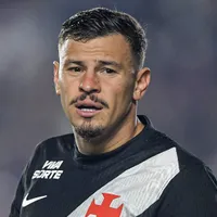 Quatro jogadores do Vasco podem assinar pré-contrato