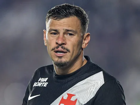 Quatro jogadores do Vasco podem assinar pré-contrato