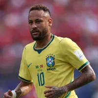 Pai de Neymar pede continuidade do filho no futebol