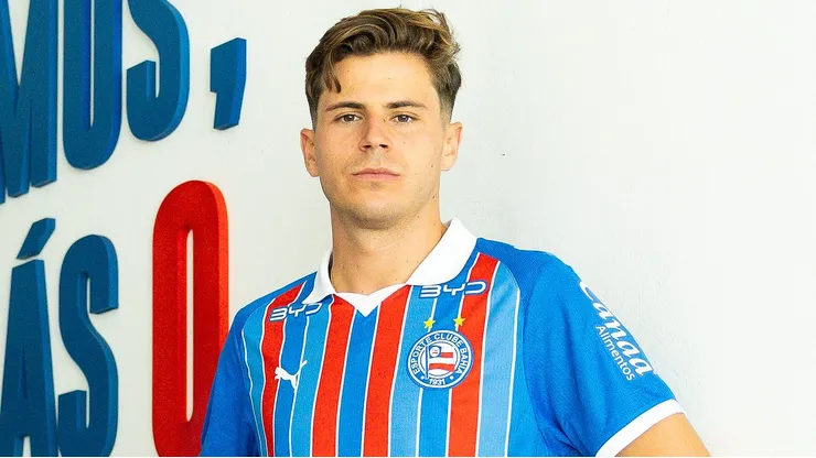 Marco Moreno em fotos oficiais do Bahia.