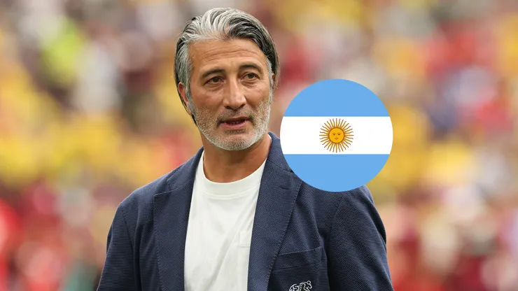 Murat Yakin, técnico da Suíça, comemora a vitória nos pênaltis contra a Colômbia pelas oitavas de final da Copa 2026 (Foto: Alex Grimm/Getty Images)