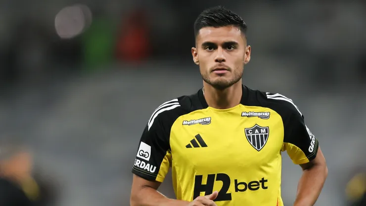 Fausto Vera jogador do Atlético-MG durante aquecimento antes da partida contra o Itabirito no estádio -nenhum- pelo campeonato Mineiro 2025. Foto: Gilson Lobo/AGIF