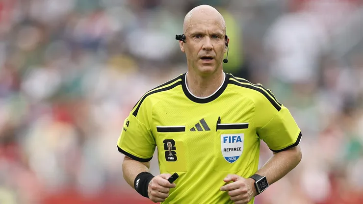 Anthony Taylor, árbitro inglês, é um dos cotados para a final da Copa do Mundo. Foto: Michael Reaves/Getty Images