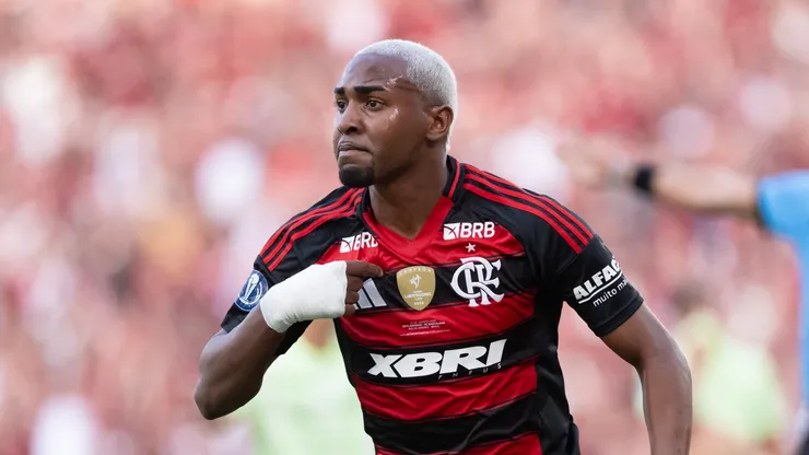 Lorran jogador do Flamengo comemora seu gol durante partida contra o Barcelona no estádio Maracanã pelo campeonato COPA INTERCONTINENTAL SUB-20 2025. Foto: Jorge Rodrigues/AGIF
