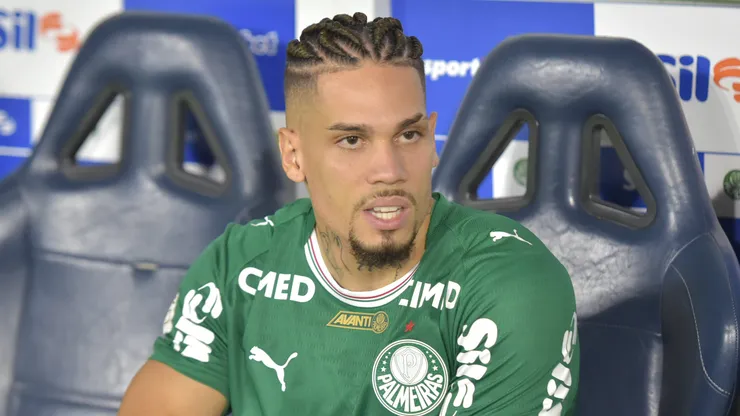 Paulinho pode jogar por mais tempo no Palmeiras.