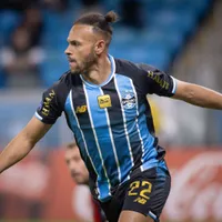 Braithwaite segue fora e alerta o Grêmio