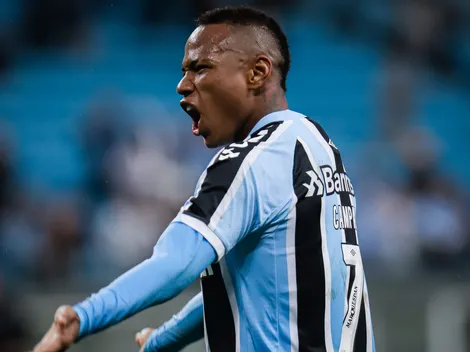 Campaz é criticado após perder gol na eliminação da Colômbia