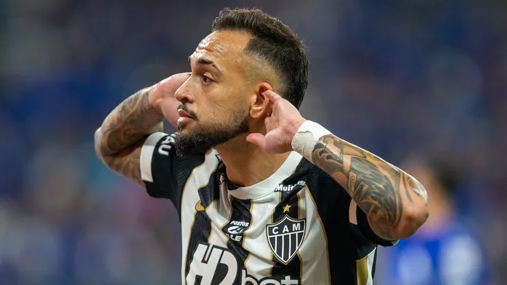 Maycon jogador do Atletico-MG comemora seu gol durante partida contra o Cruzeiro no estadio Mineirao pelo campeonato Brasileiro A 2026. Foto: Fernando Moreno/AGIF