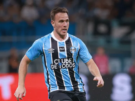 Corinthians prioriza contratação de Arthur Melo se vender Breno Bidon