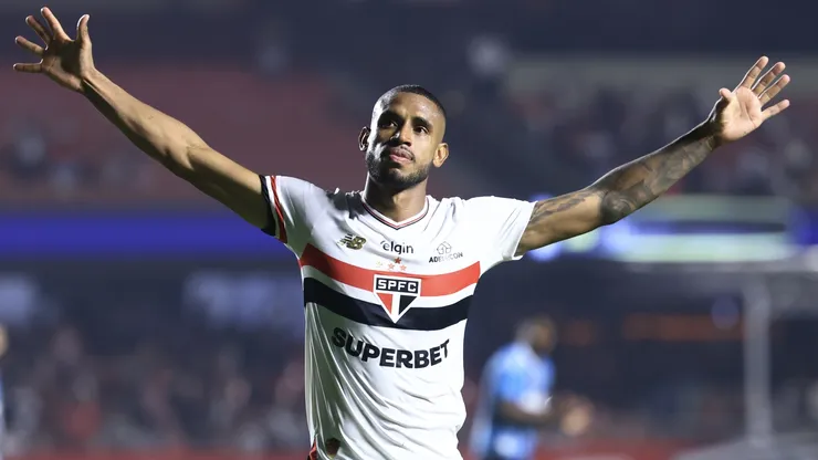 André Silva jogador do São Paulo comemora seu gol durante partida contra o Grêmio no estádio Morumbi pelo campeonato Brasileiro A 2025. Foto: Marcello Zambrana/AGIF