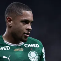 Vitor Roque treina no Palmeiras e avança na recuperação
