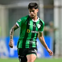 Vasco anuncia contratação de Paulinho