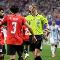 Lisandro Martínez rebate acusações sobre arbitragem
