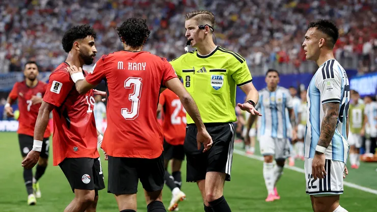 Lisandro defende arbitragem da Copa - Foto: Justin Setterfield/Getty Images