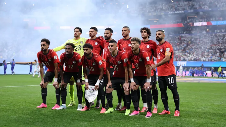 ATLANTA, GEORGIA - JULY 07: Egypt players pose for a team photograph before the FIFA World Cup 2026 Round of 16 match between Argentina and Egypt at Atlanta Stadium on July 07, 2026 in Atlanta, Georgia. (Photo by Buda Mendes/Getty Images)