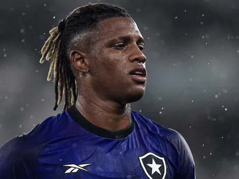 Botafogo rejeita oferta do Palmeiras por Danilo