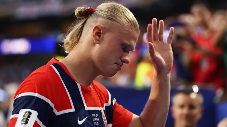 MIAMI GARDENS, FLORIDA - JULY 11: Erling Haaland #9 of Norway reacts after the 1-2 loss during the FIFA World Cup 2026 Quarter Final match between Norway and England at Miami Stadium on July 11, 2026 in Miami Gardens, Florida. (Photo by Buda Mendes/Getty Images)