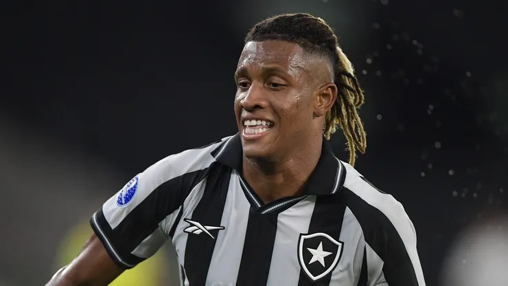Botafogo negocia Danilo com o Chelsea
