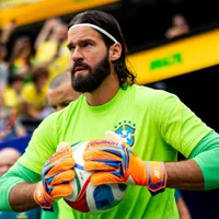 Alisson mantém o sonho do hexa com o Brasil