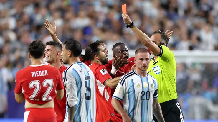 KANSAS CITY, MISSOURI - JULY 11: Referee Joao Pinheiro shows a red card to Breel Embolo #7 of Switzerland during the FIFA World Cup 2026 Quarter Final match between Argentina and Switzerland at Kansas City Stadium on July 11, 2026 in Kansas City, Missouri. (Photo by Lars Baron/Getty Images)