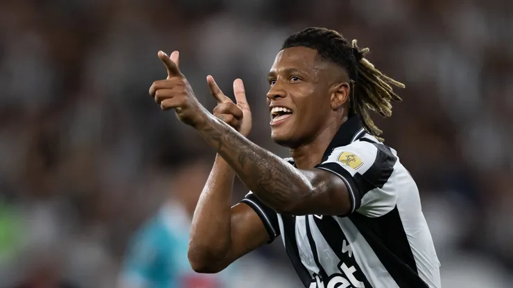 Danilo jogador do Botafogo comemora seu gol durante partida contra o Nacional Potosí no estádio Engenhão pelo campeonato Copa Libertadores 2026. Foto: Jorge Rodrigues/AGIF
