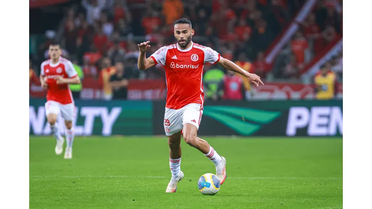 Thiago Maia jogador do Internacional durante partida contra o Fortaleza no estadio Beira-Rio pelo campeonato Brasileiro A 2024.