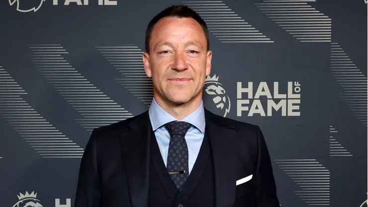 John Terry durante hall da fama da Premier League de 2024.