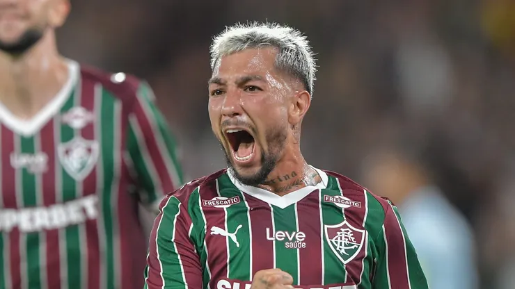 Lucho Acosta jogador do Fluminense comemora seu gol durante partida contra o Gremio no estadio Maracana pelo campeonato Brasileiro A 2026. Foto: Thiago Ribeiro/AGIF