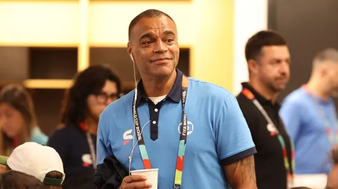 Denilson critica textos publicados por jogadores do Brasil