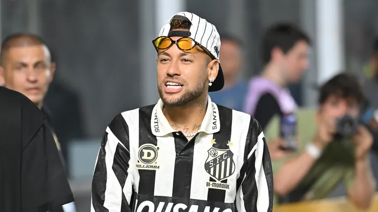 Neymar jogador do Santos apos partida contra o Deportivo Cuenca no estadio Vila Belmiro pelo campeonato Copa Sul-Americana 2026. Foto: Jota Erre/AGIF