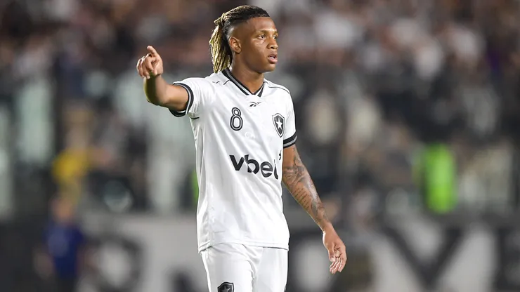 Danilo jogador do Botafogo durante partida contra o Vasco no estadio Sao Januario pelo campeonato Brasileiro A 2026.