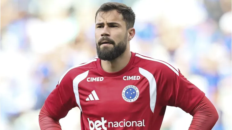 Matheus Cunha durante confronto contra a Chapecoense no Brasileirão de 2026.