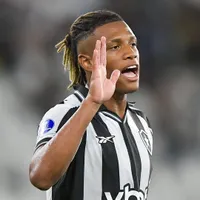 Danilo treina na folga e confirma volta ao Botafogo