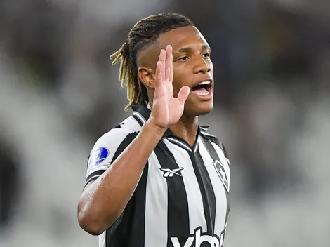 Danilo treina na folga e confirma volta ao Botafogo
