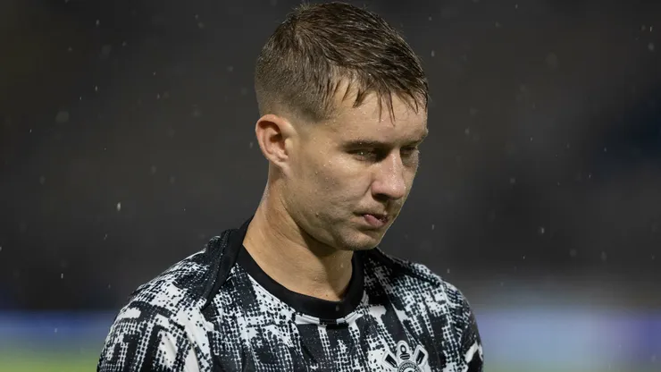 Charles durante confronto contra o Bragantino no Campeonato Paulista de 2026.