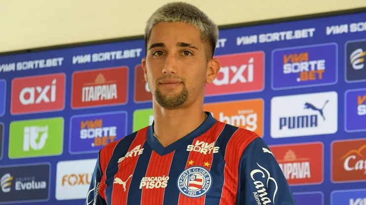 Kike Olivera durante sua apresentação no Bahia em janeiro de 2026.