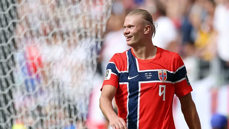 MIAMI GARDENS, FLORIDA - JULY 11: Erling Haaland #9 of Norway reacts during the FIFA World Cup 2026 Quarter Final match between Norway and England at Miami Stadium on July 11, 2026 in Miami Gardens, Florida. (Photo by Dustin Satloff/Getty Images for Rexona)