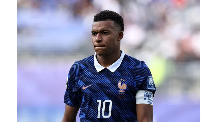 EAST RUTHERFORD, NEW JERSEY - JUNE 30: Kylian Mbappe #10 of France looks on during the FIFA World Cup 2026 Round Of 32 match between France and Sweden at New York New Jersey Stadium on June 30, 2026 in East Rutherford, New Jersey. (Photo by Buda Mendes/Getty Images)