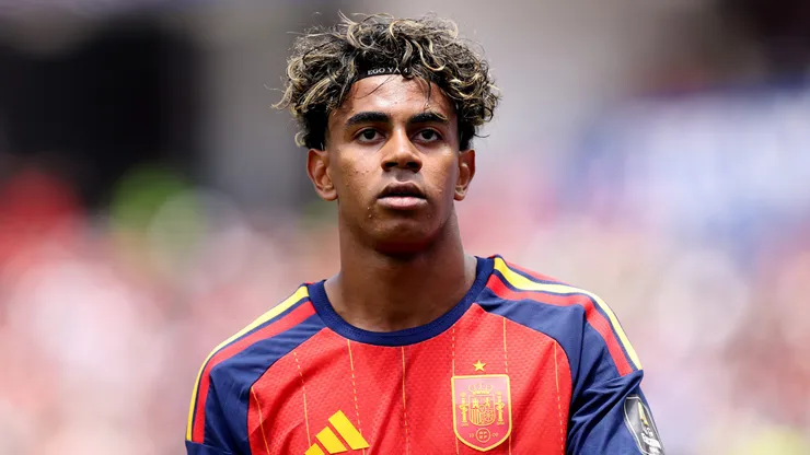 INGLEWOOD, CALIFORNIA - JULY 10: Lamine Yamal #19 of Spain looks on during the FIFA World Cup 2026 Quarter Final match between Spain and Belgium at Los Angeles Stadium on July 10, 2026 in Inglewood, California. (Photo by Carl Recine/Getty Images)